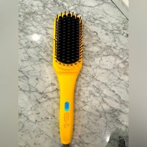 Drybar Brush Crush Heated Straightening Brush